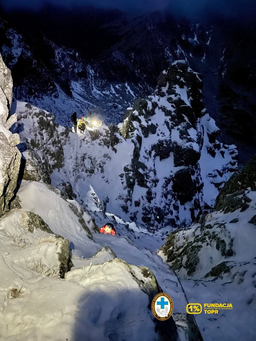 Tatry. Nocna akcja ratunkowa w górach. Ratownicy sprowadzali nieprzygotowanych turystów