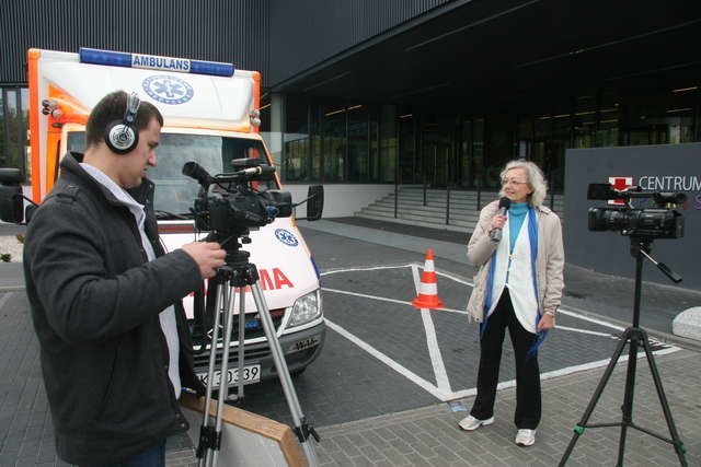 Radosław i Elżbieta Sałacińscy w trakcie nagrywania materiału do telewizji internetowej dla seniorów