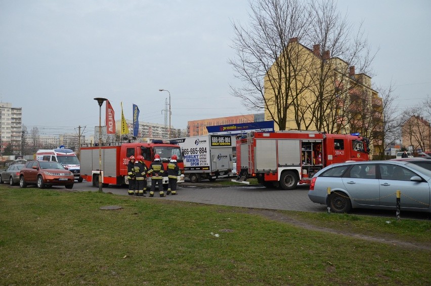 Wrocław: Pożar samochodu osobowego na ul. Legnickiej (ZDJĘCIA)