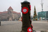 Poznańskie hydranty w biało-czerwonych kubraczkach. Zobacz zdjęcia