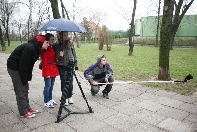 Ekipa kręciła sceny w Parku Planty. Nie odstraszył ich nawet deszcz.