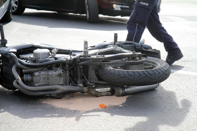 Około godz. 13 u zbiegu ulic Naramowickiej i Serbskiej doszło do zderzenia motocyklisty z samochodem osobowym. Na miejscu pracuje policja, są utrudnienia w ruchu.