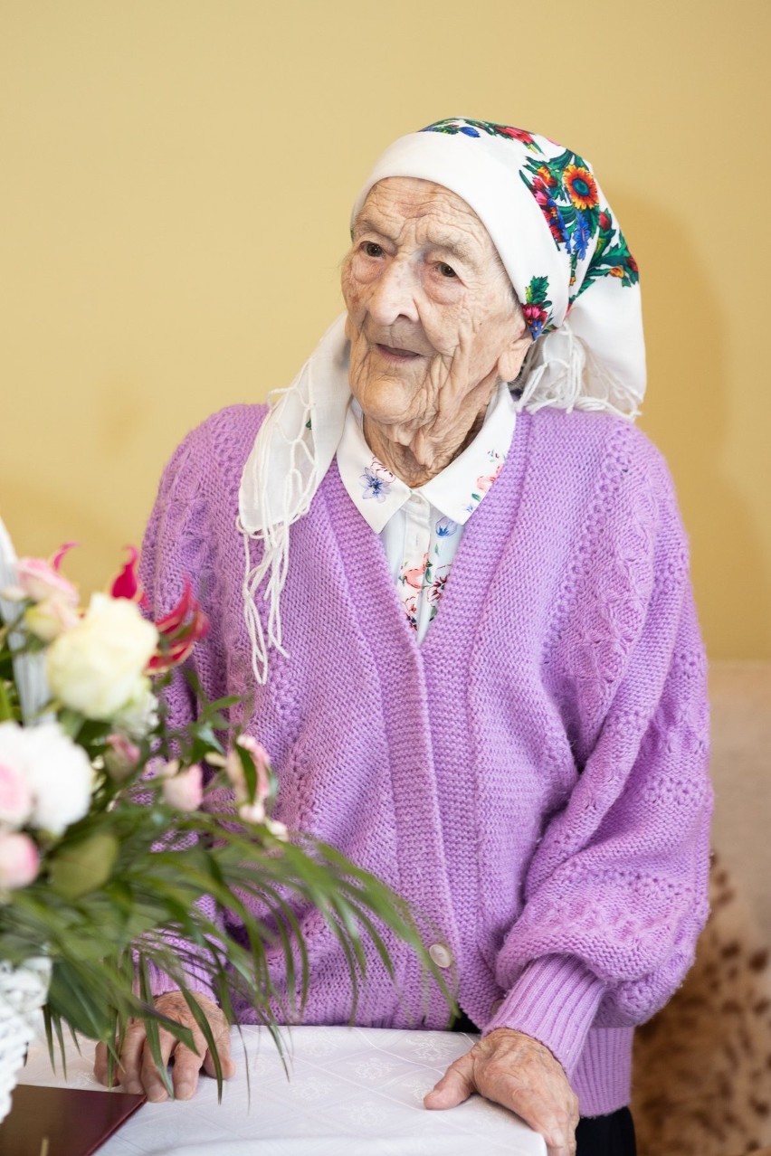 Marianna Wiącek z Grabkowa w gminie Pawłów skończyła 100 lat. Zobacz zdjęcia