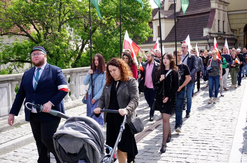 Cześć i chwała bohaterom! Lublinianie przemaszerowali przez Stare Miasto by upamiętnić rotmistrza Witolda Pileckiego. Fotorelacja