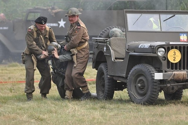 W pokazie wzięło udział kilka grup rekonstrukcyjnych z całej Polski