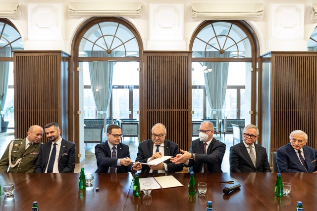 22 grudnia władze Politechniki Wrocławskiej podpisały porozumienie z Urzędem Marszałkowskim.