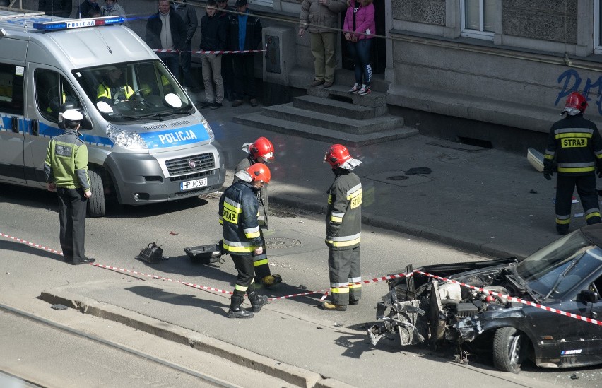 Wypadek na Wierzbięcicach: Nagranie z monitoringu [WIDEO,...