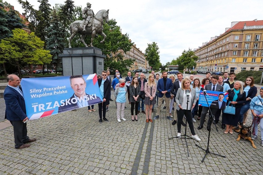 Baner na maszt! Wyborcza ofensywa Rafała Trzaskowskiego w regionie