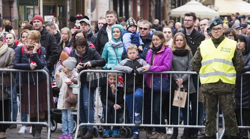 Uroczystościami na Rynku Staromiejskim Toruń uczcił 226....