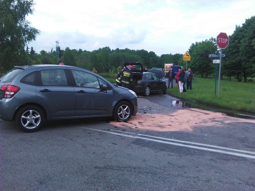 Wypadek w Bobrku. Trzy samochody uszkodzone [ZDJĘCIA]