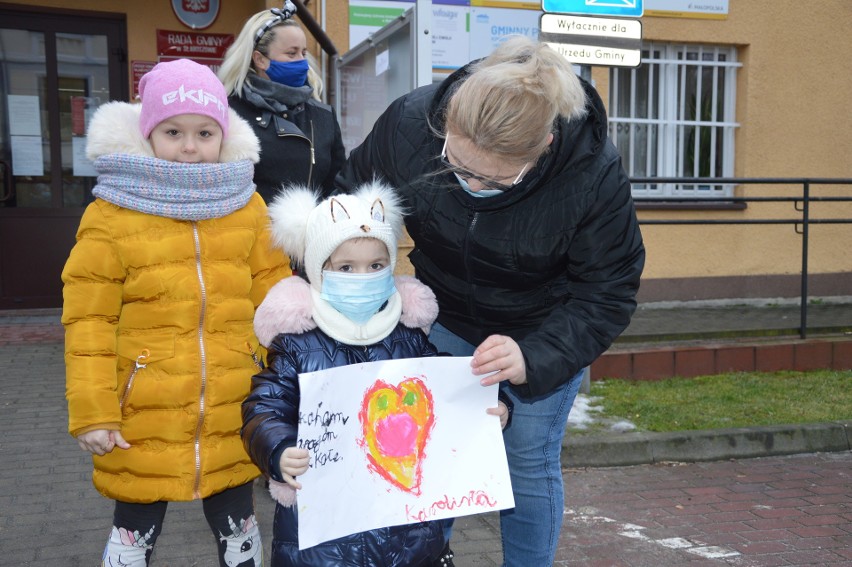 Słaboszów. Protestowali przeciwko likwidacji szkoły w Janowicach