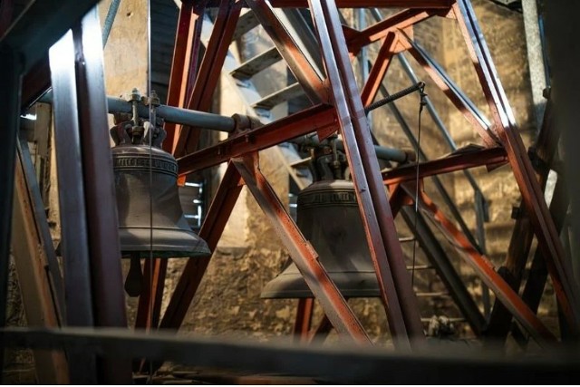 Są to najprawdopodobniej najstarsze, zachowane dzwony w Archidiecezji Katowickiej, posiadają wyjątkową wartość historyczną oraz artystyczną, są znaczącymi w skali ponadregionalnej zabytkami sztuki ludwisarskiej – zaznacza dr Henryk Mercik, miejski konserwator zabytków w Rybniku.