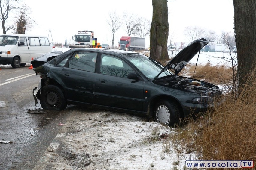 Kobieta kierująca audi trafiła do szpitala na obserwację.