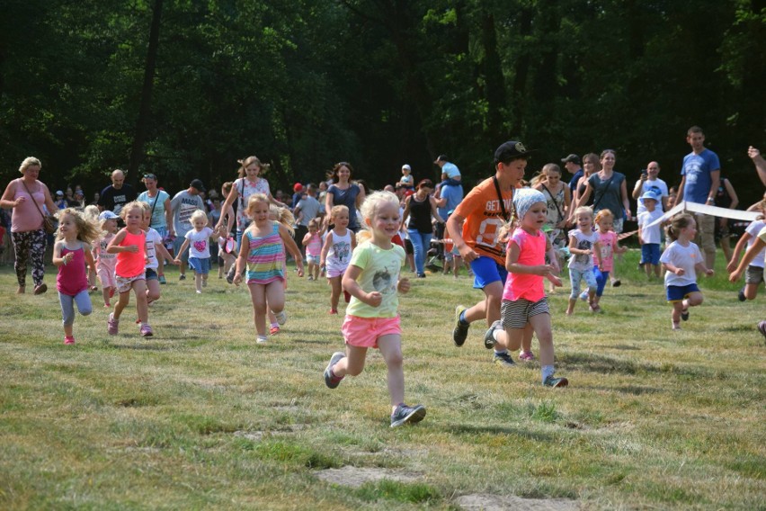 Bieg Strzelca 2018 - setki dzieci pobiegły z okazji Dni Ziemi Strzeleckiej w parku miejskim [GALERIA]