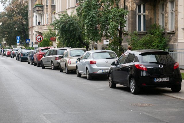 Co może zrobić właściciel miejsca parkingowego, na którym inny kierowca zaparkował samochód? Wyjaśnia adwokat.