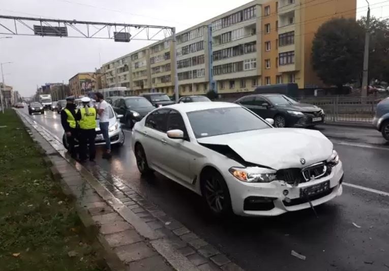 Tylko 17,5 proc. właścicieli BMW serii 3 zgłosiło w 2020...