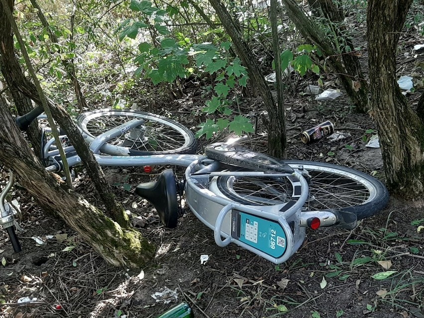 Jeden z porzuconych rowerów, zgłoszonych przez użytkowników...