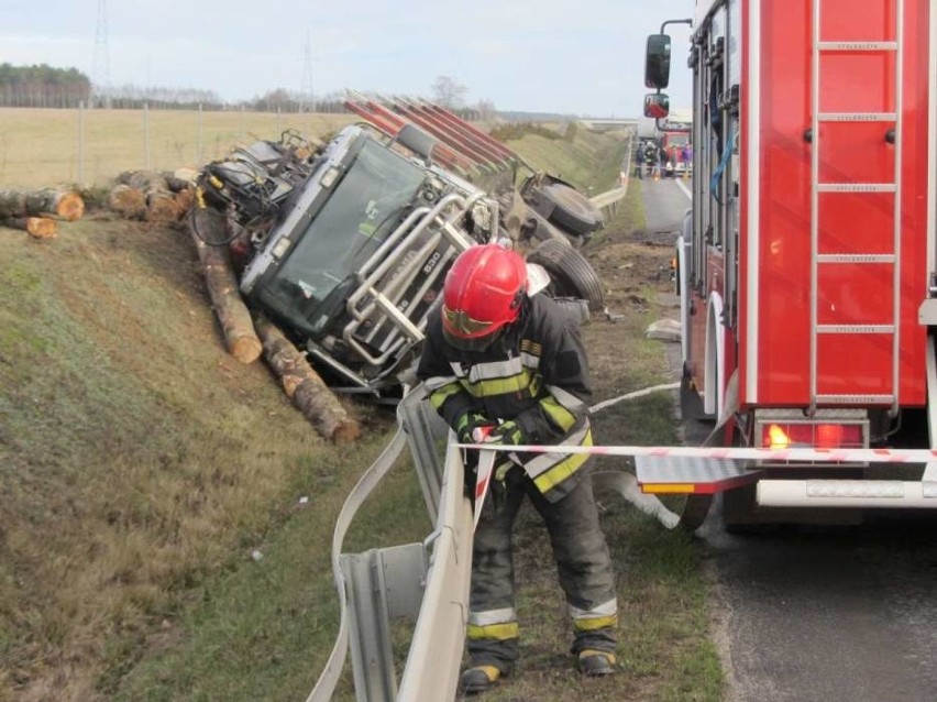 Wypadek na obwodnicy Gniezna. Jedna osoba nie żyje