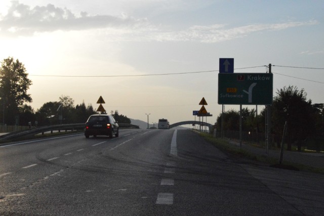 Tak dziś wygląda wyjazd ze Strefy Aktywności Gospodarczej (po prawej)