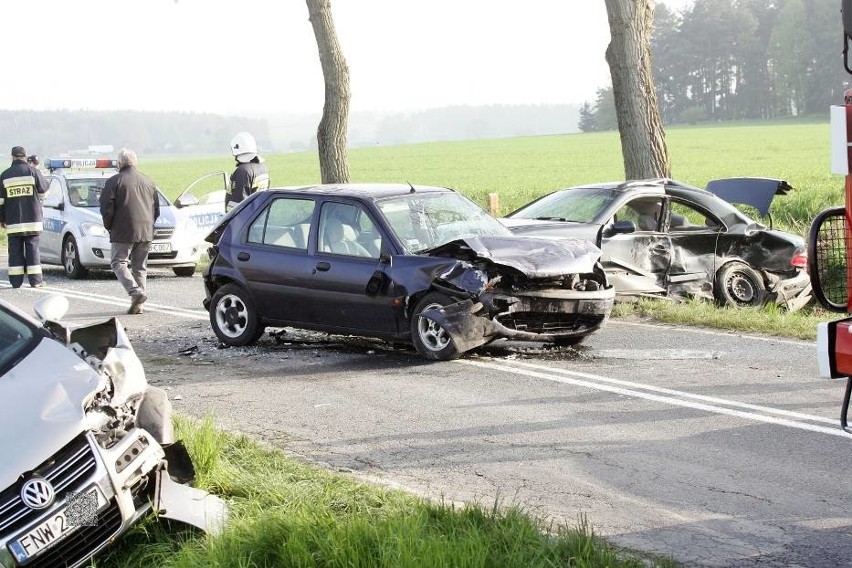 Wypadek pod Legnicą. Zderzenie 4 aut, 6 osób rannych