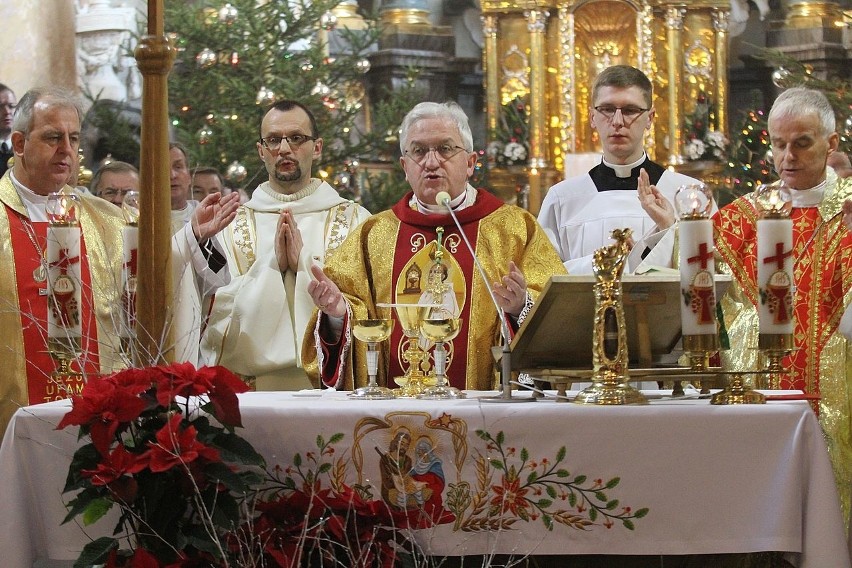 Błogosławiony Wincenty Kadłubek patronem Jędrzejowa. Mszę sprawował Nuncjusz Apostolski