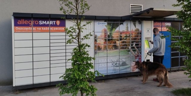 W tegorocznej kampanii turystycznej skierowanej na rodzimy rynek Kraków postawił na branding paczkomatów InPost.