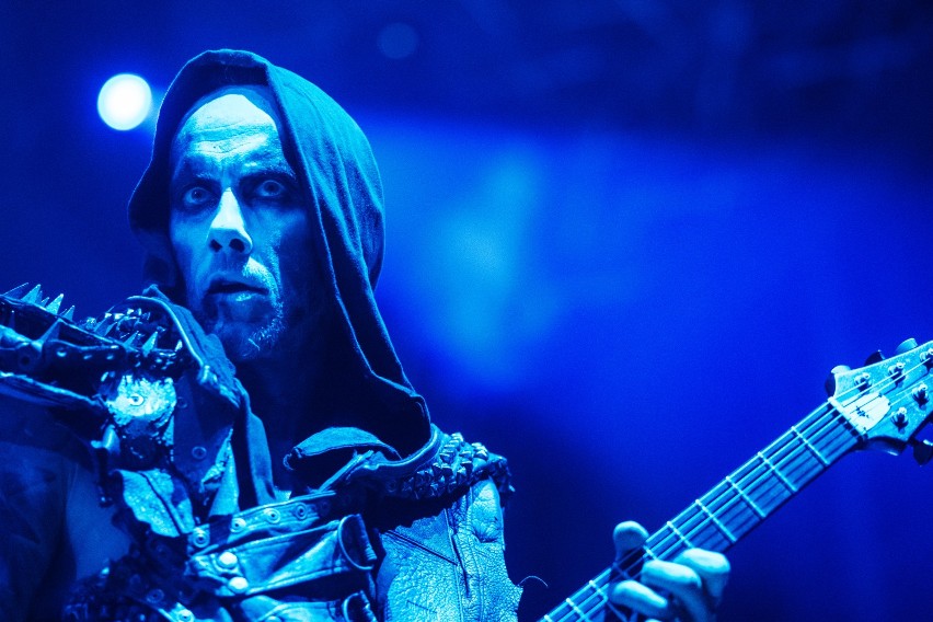 Adam Nergal Darski jest liderem zespołu Behemoth