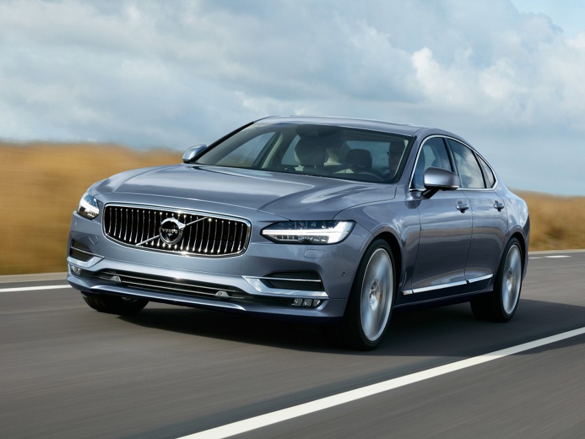 Volvo S90...