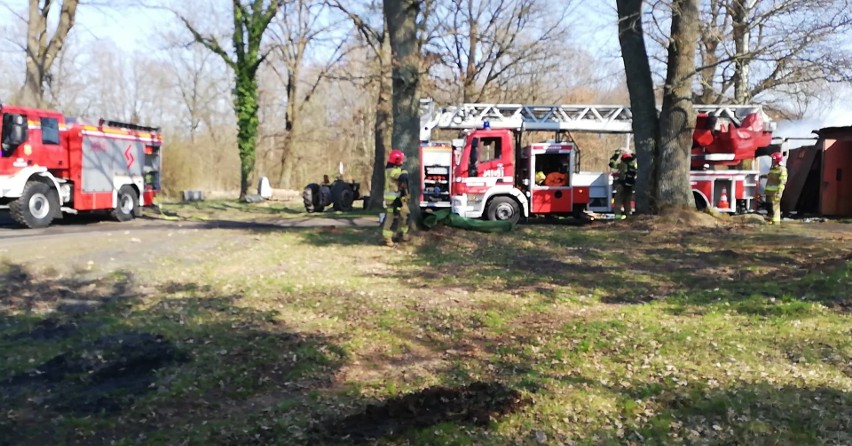 Pożar w Głobinie. Kłęby czarnego dymu widać było z daleka