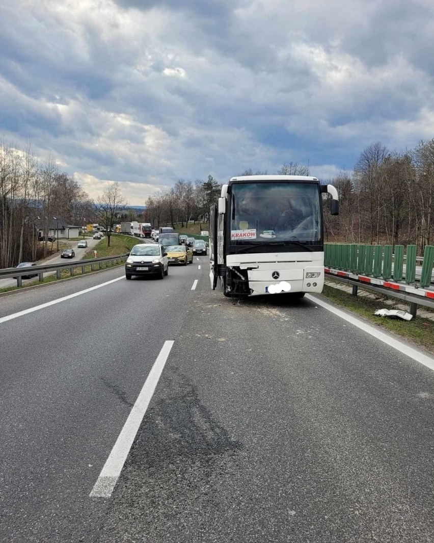 Mogilany zderzenie autobusu z ciężarówką