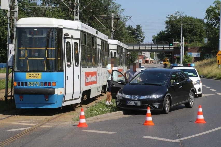 Wrocław: Wypadek tramwaju na Osobowickiej [OBJAZDY]
