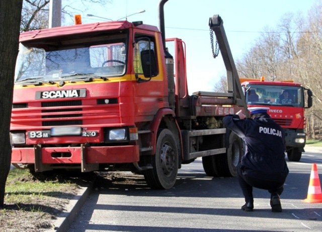 Na ul. Wrocławskiej w Zielonej Górze ciężarówka potrąciła kobietę.