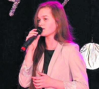 Wokalistka Natalia Grygiel z Kozienickiego Domu Kultury zajęła trzecie miejsce w Konkursie Muzyczno-Tanecznym "Music -Dance" w kategorii liceum w prezentacjach wokalnych.