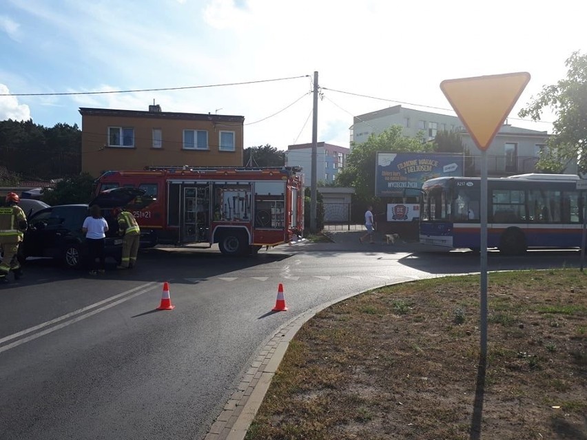 Wypadek miał miejsce przy skrzyżowaniu ulic Glinki i...