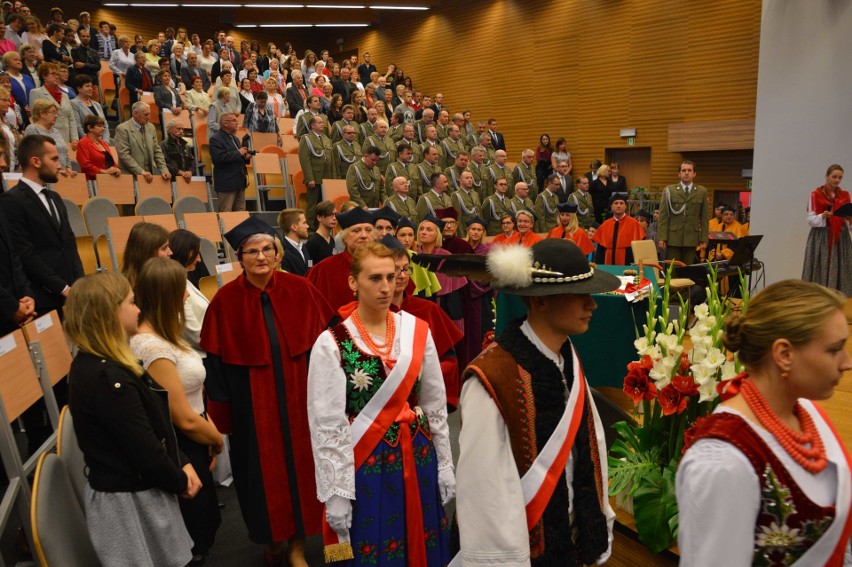 Nowy Targ. Studenci Podhalanki rozpoczęli nowy rok akademicki [ZDJĘCIA, WIDEO]