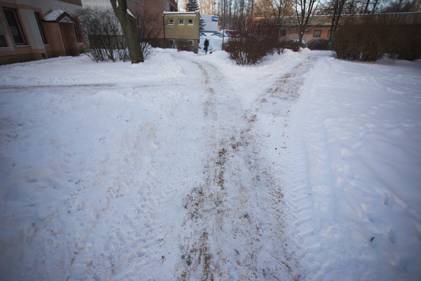 Słupsk w zimowej szacie. Część ulic i chodników w Słupsku...