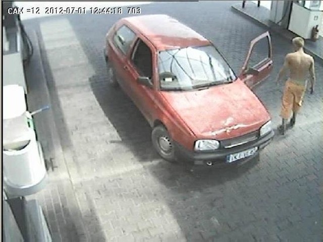 Tego mężczyznę policjanci podejrzewają o kradzieże paliwa ze stacji w Górnie.