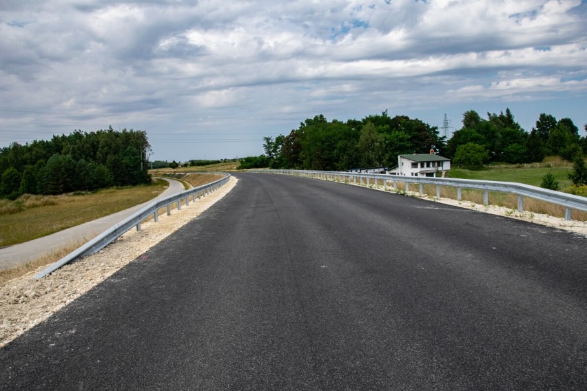 Nowy termin oddania do użytku wybudowanej obwodnicy Pińczowa łączącej drogi wojewódzkie numer 766 i 767. Otwarcie drogi pod koniec września