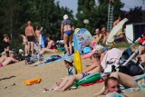 Gorąco! Wrocławianie tłumnie spędzają czas na kąpieliskach [ZOBACZCIE ZDJĘCIA]