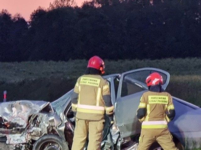 Śmiertelny wypadek na "łączniku autostradowym" Świdnica - DK5 - autostrada A4. Nie żyją dwie osoby!