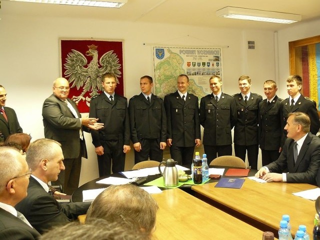 Strażacy, którzy należą do składu reprezentacji powiatu kozienickiego otrzymali listy gratulacyjne i nagrody rzeczowe.