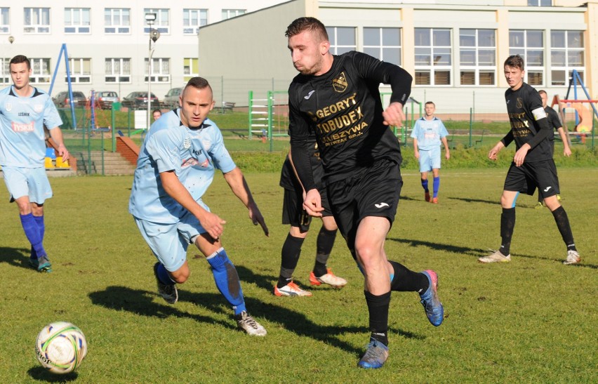 Czwarta liga świętokrzyska. ŁKS Łagów pokonał Kamienną Brody po golu w 93 minucie!