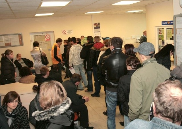 Chętni do egzaminu szturmują radomski Wojewódzki Ośrodek Ruchu Drogowego.