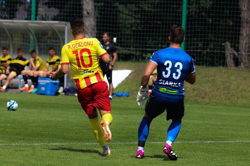 Siarka Tarnobrzeg przegrała z Koroną Kielce 1:5 w meczu kontrolnym w Kielcach. Jedyną bramkę zdobył Krzysztof Wicki. Zobaczcie zdjęcia 