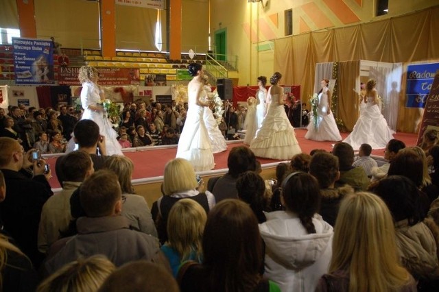 W tym roku radomskie salony zaprezentują najnowsze trendy w modzie ślubnej dla pań i panów na 2012 rok. 