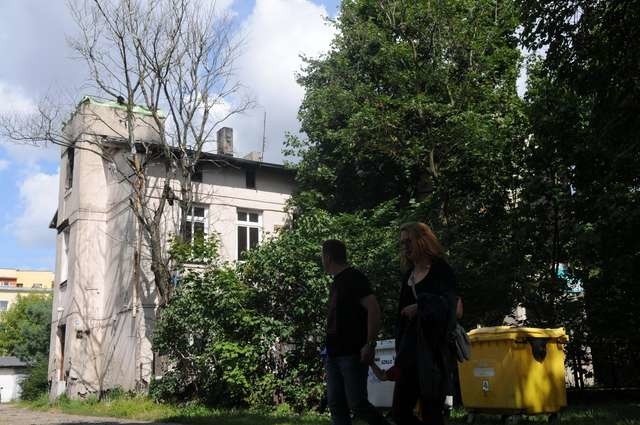 Od tragicznego pożaru, do którego doszło w październiku ubiegłego roku kamienica przy Bydgoskiej 26 stoi pusta