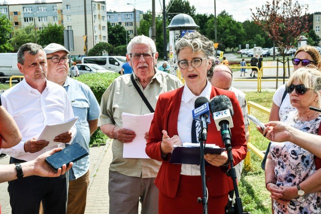 Grażyna Szabelska: - Specjaliści zauważają, że aspekt finansowy jest bardzo ważnym, choć nie jedynym wyznacznikiem podejmowania decyzji o kolejnym dziecku. Dlatego wsparcie rodziny powinno mieć bardzo wielowymiarowy i interdyscyplinarny charakter. Kolejnym istotnym, proponowanym w Strategii Demograficznej elementem będzie kapitał opiekuńczy, w ramach którego opiekunom na drugie i kolejne dziecko od 12. do 36. miesiąca życia będzie przysługiwać 12 tys. zł.