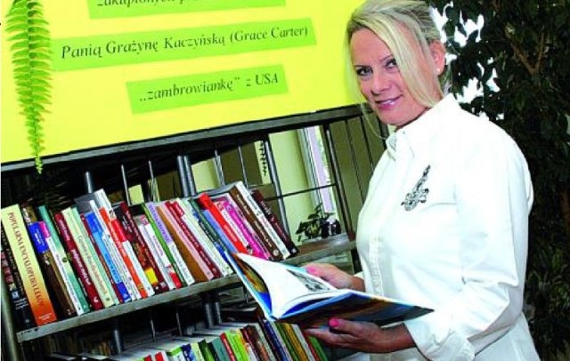 138 książek, które zakupiła dla biblioteki Grażyna Kaczyńska, ma poszerzyć wiedzę czytelników o życiu ludzkim