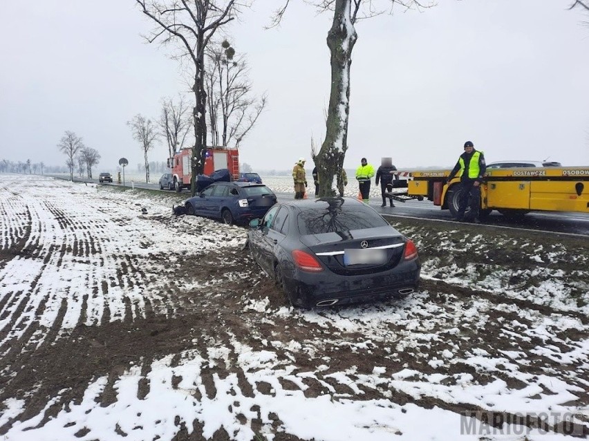 Zderzenie skody i mercedesa w Kuniowie.