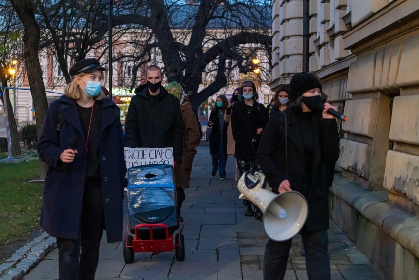 Strajk Kobiet w Nowym Sączu 21.11. Kliknij w przycisk...